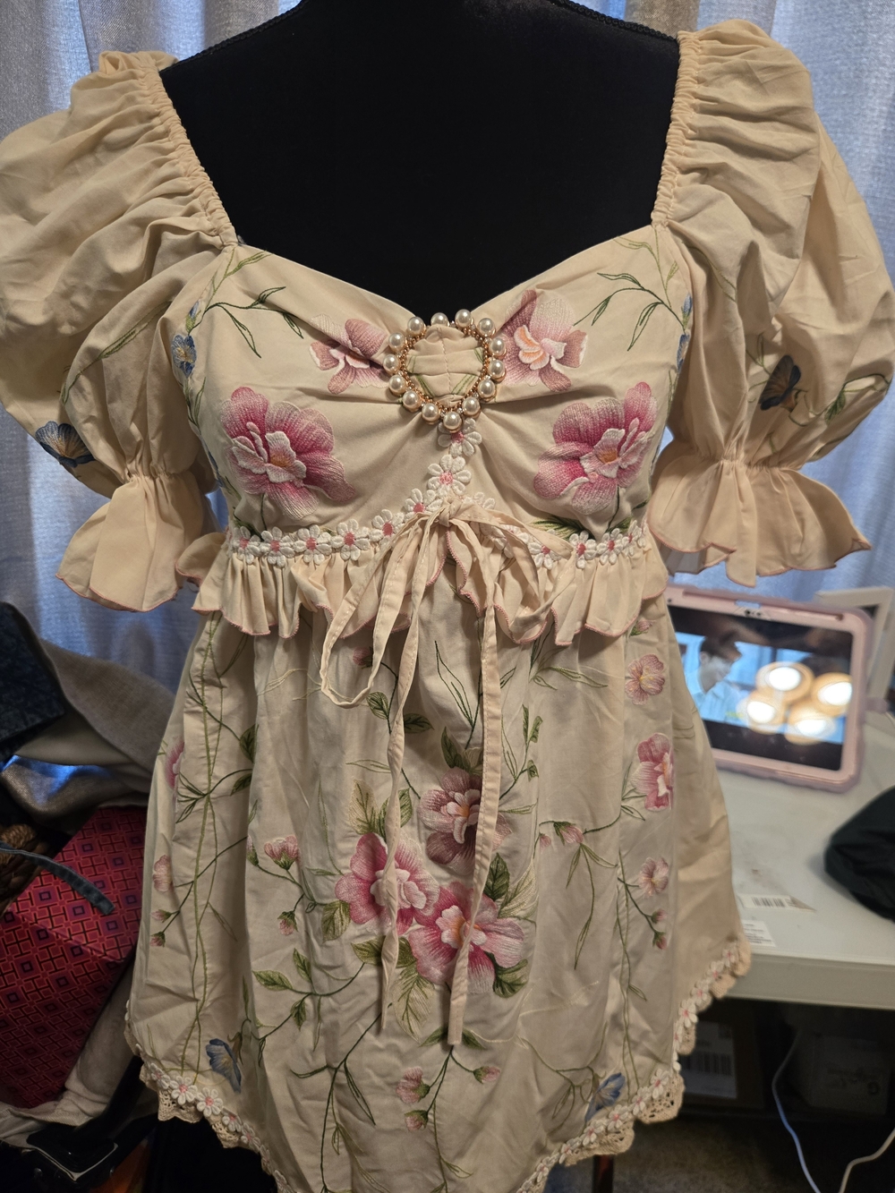 Vintage Cream Floral Puff Sleeve Peplum Top with Pearl Heart